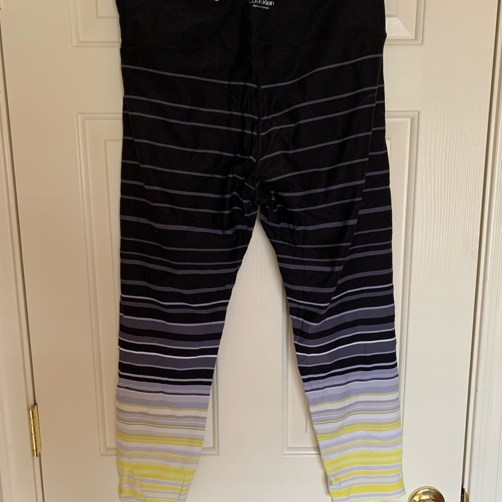 Calvin Klein Performance Black/White/Yellow space-dye ombré leggings.  Size XL